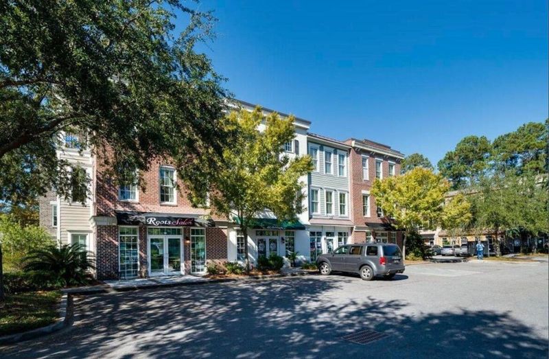 700 S Shelmore Blvd #100/200, Mount Pleasant, SC 29464