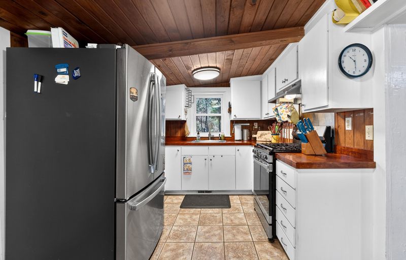 9994 N Highway 17 #B, Mcclellanville, SC 29458