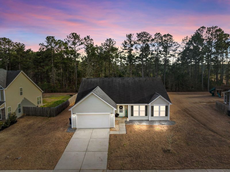 2010 Triple Crown Ln, Ridgeville, SC 29472