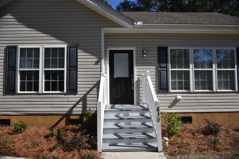 830 Jordan St, James Island, SC 29412