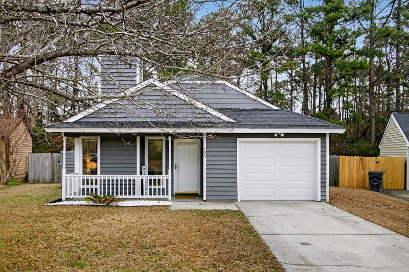 105 Traders Station Rd, Summerville, SC 29486