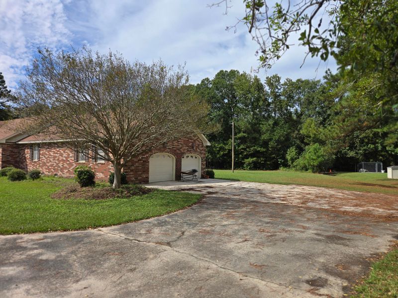 224 Country Club Blvd, Saint George, SC 29477