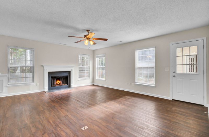 325 Sunburst Way, Summerville, SC 29483