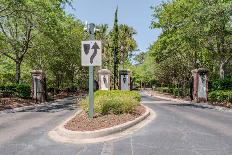 1709 Basildon Rd, Mount Pleasant, SC 29466