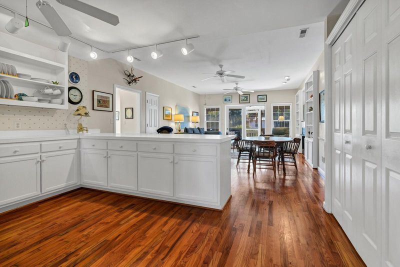 3516 Myrtle St, Edisto Beach, SC 29438
