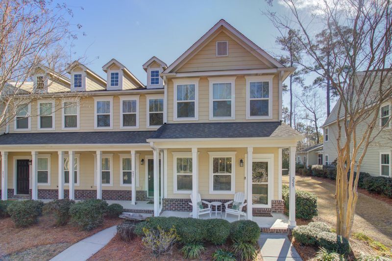 229 Bennett Ln, Summerville, SC 29483