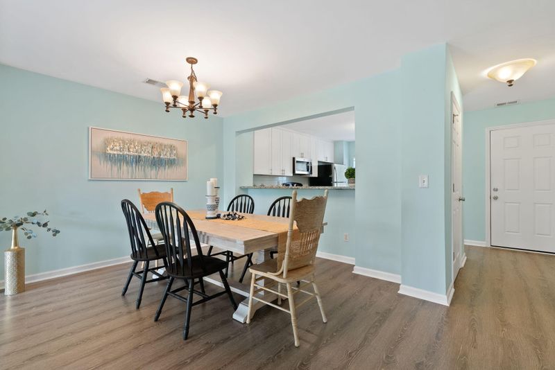 504 Parkdale Dr, Charleston, SC 29414