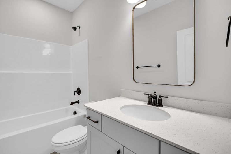 812 Abbey Gardens Ln, Moncks Corner, SC 29461