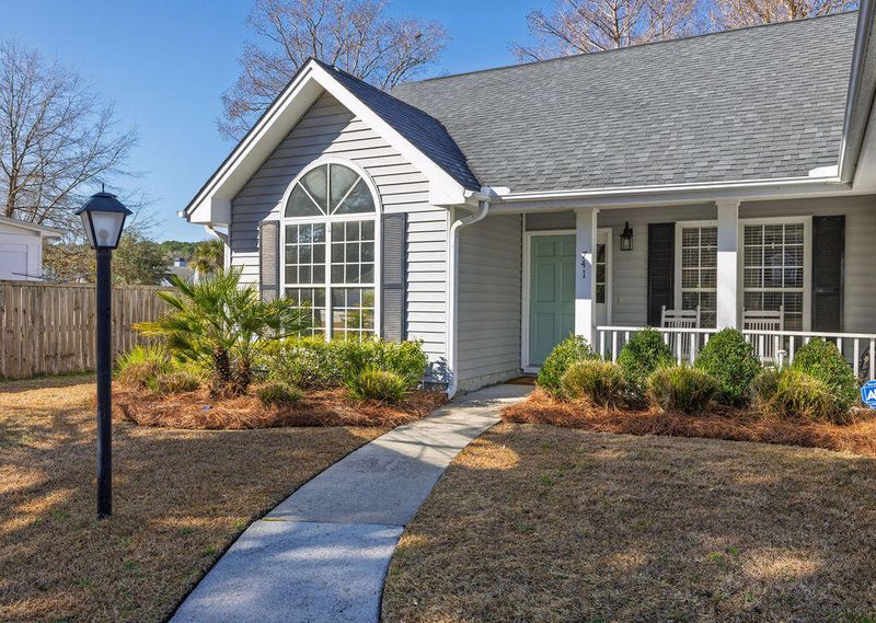 741 Veron Pl, Mount Pleasant, SC 29464