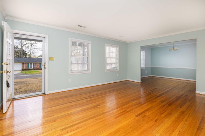 1247 Northfield Pl, Hanahan, SC 29410