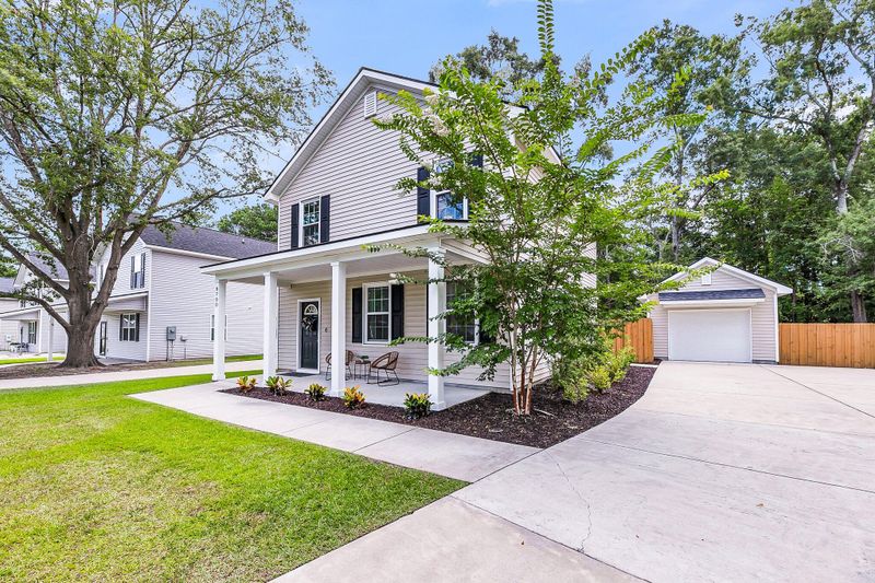 8700 Jenny Lind St, North Charleston, SC 29406
