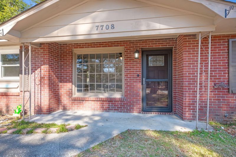 7708 Knollwood Dr, North Charleston, SC 29418