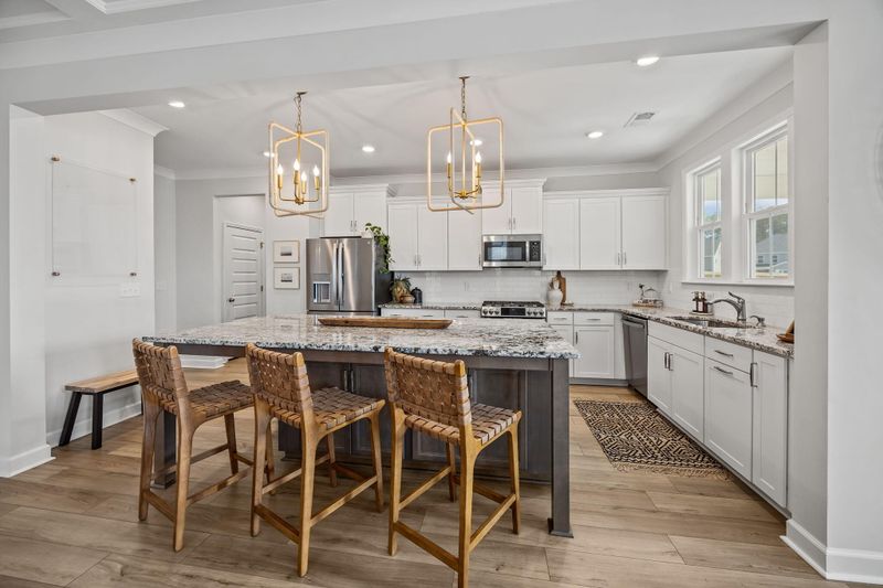 593 Dunswell Dr, Summerville, SC 29486