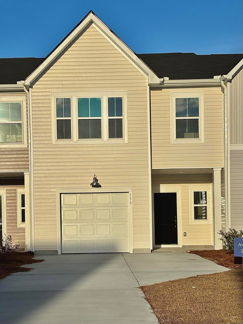 739 Ridgley Dr, Summerville, SC 29486