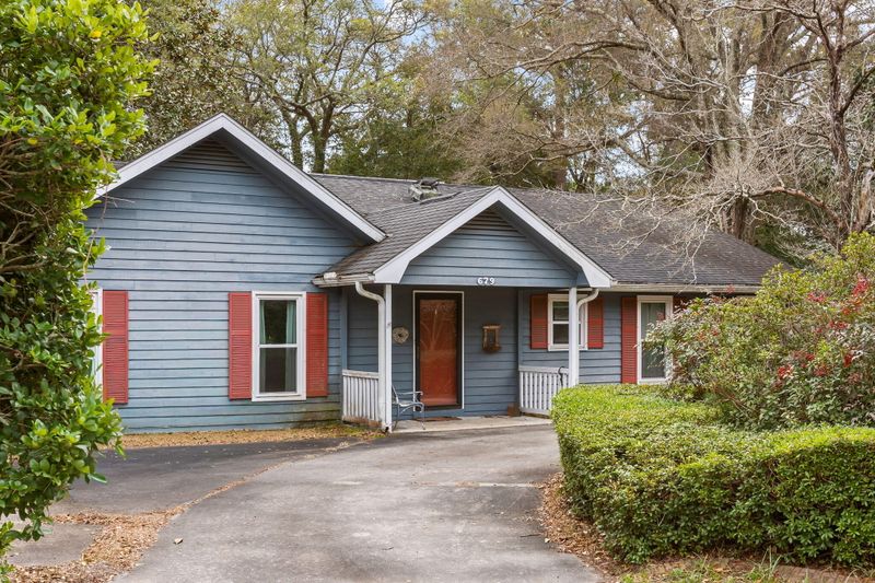 679 King St, Mount Pleasant, SC 29464