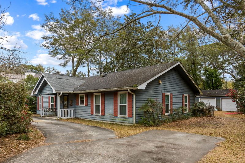 679 King St, Mount Pleasant, SC 29464