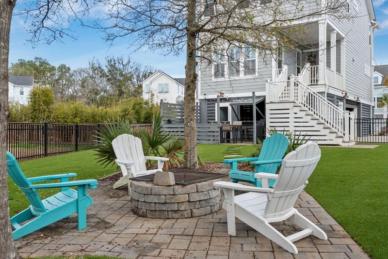 2410 Lieutenant Dozier Dr, Johns Island, SC 29455