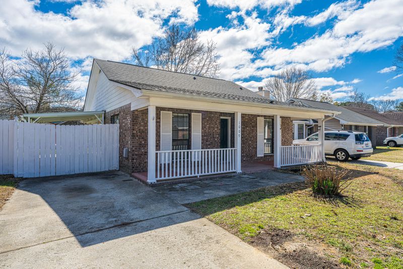 1009 Douglas Wayne Rd, Summerville, SC 29486