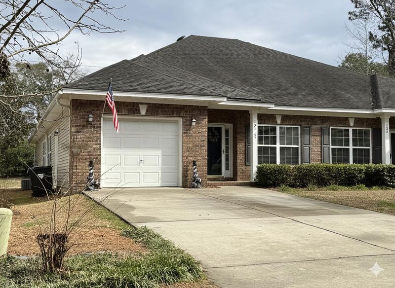 131 Manning Ct, Summerville, SC 29485