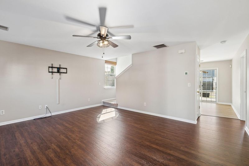 1207 Shadow Mist Ln, Charleston, SC 29492
