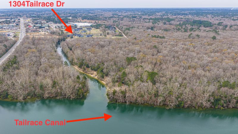 1304 Tailrace Dr, Moncks Corner, SC 29461
