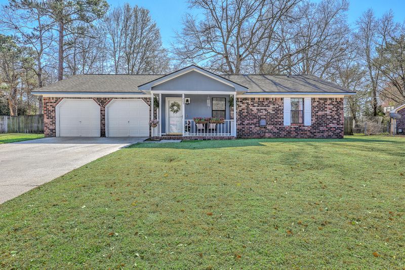 205 Kentucky Dr, Ladson, SC 29456