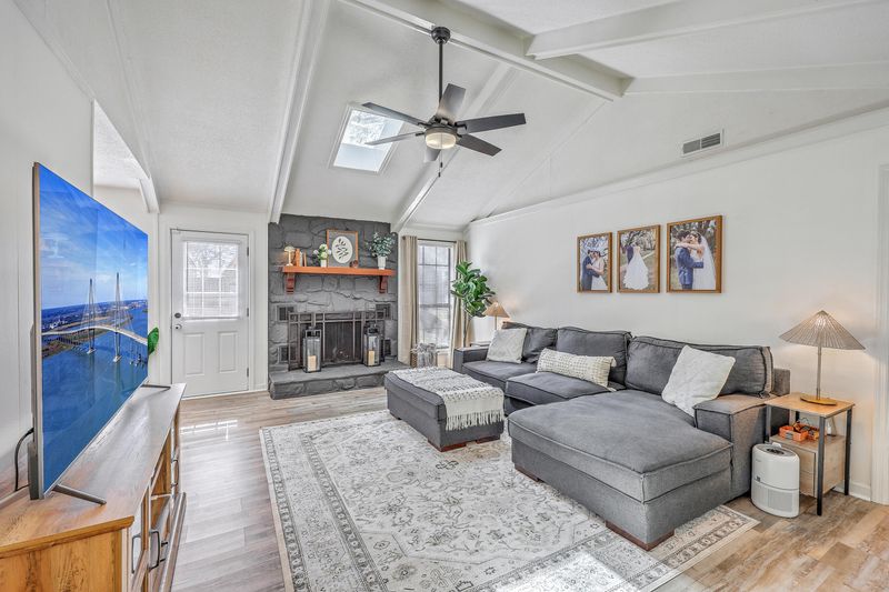 205 Kentucky Dr, Ladson, SC 29456