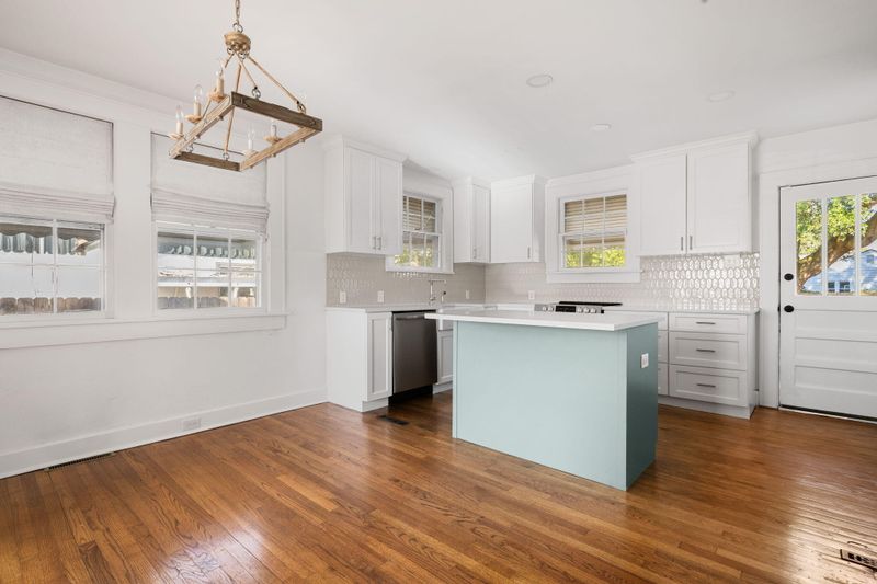 66 Avondale Ave, Charleston, SC 29407