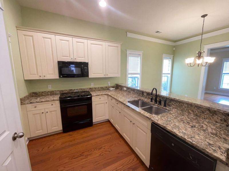 400 Forsythia Ave, Summerville, SC 29483