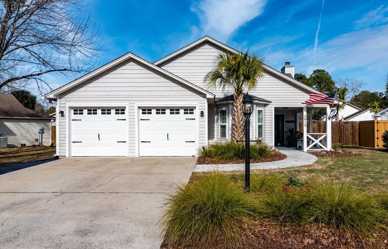 2019 Armory Dr, Mount Pleasant, SC 29466