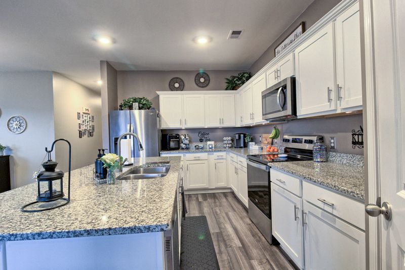 464 Pender Woods Dr, Summerville, SC 29486