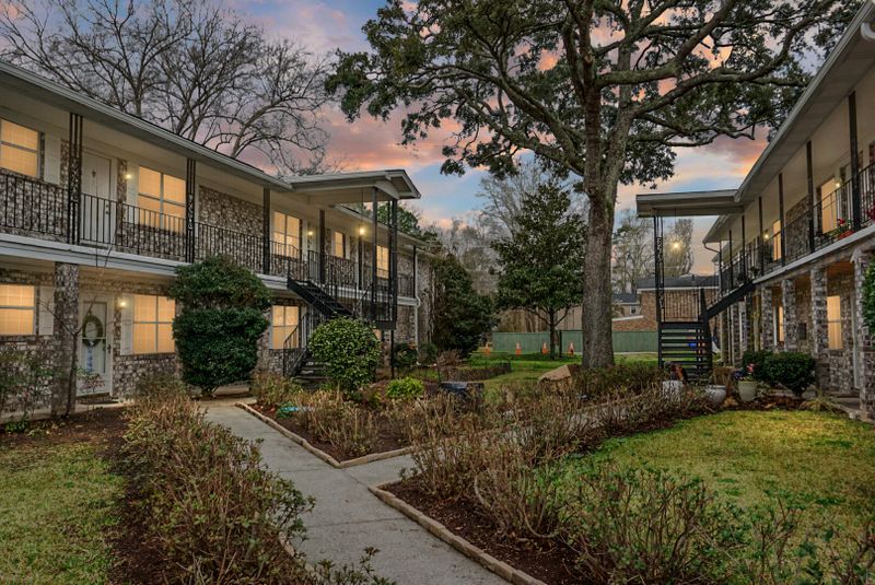 516 Arlington Dr #Apt B5, Charleston, SC 29414