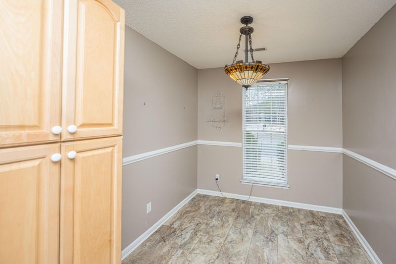 1028 Longview Dr, Goose Creek, SC 29445