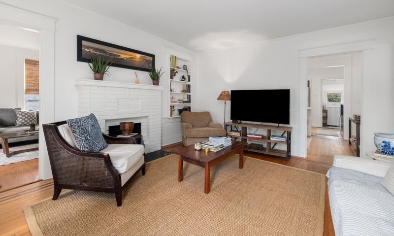 106 Hickory St, Charleston, SC 29407