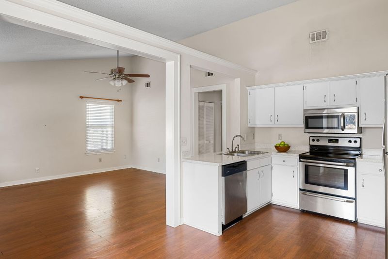 1133 Oakcrest Dr, Charleston, SC 29412