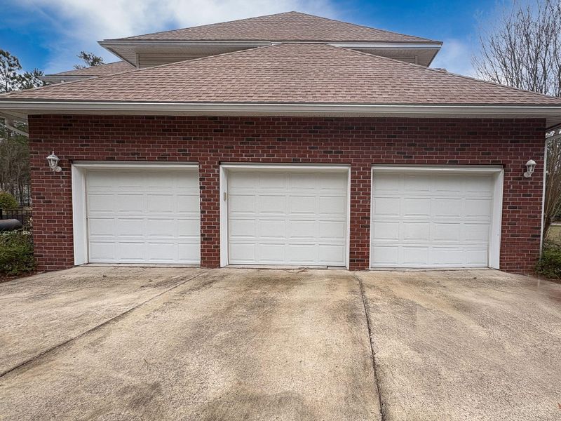 121 Wintergreen Rd, Walterboro, SC 29488