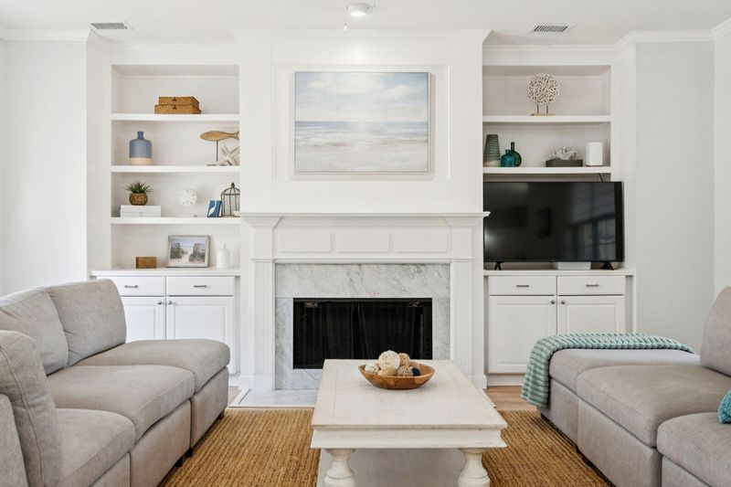 2730 Seastrand Ln, Mount Pleasant, SC 29466