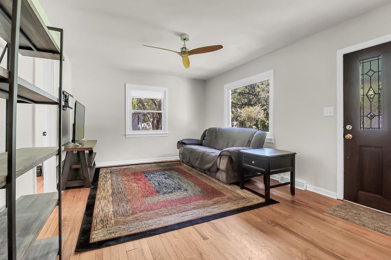 5 Jerry Dr, Charleston, SC 29407