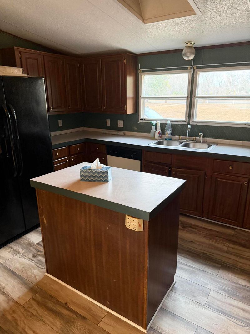 5403 Wire Rd, Branchville, SC 29432