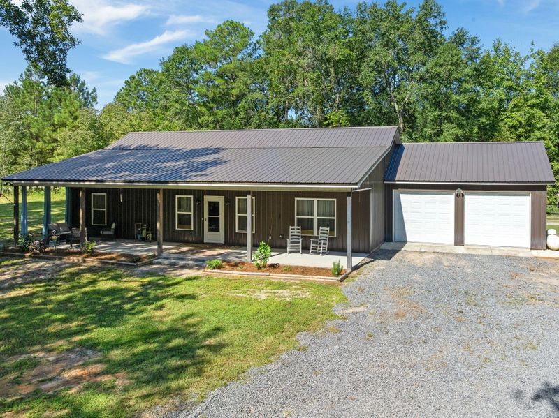 818 Frasier Ln, Pineville, SC 29468