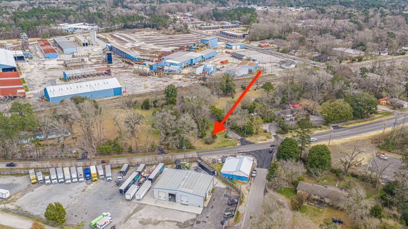 1001 W Richardson Ave, Summerville, SC 29483