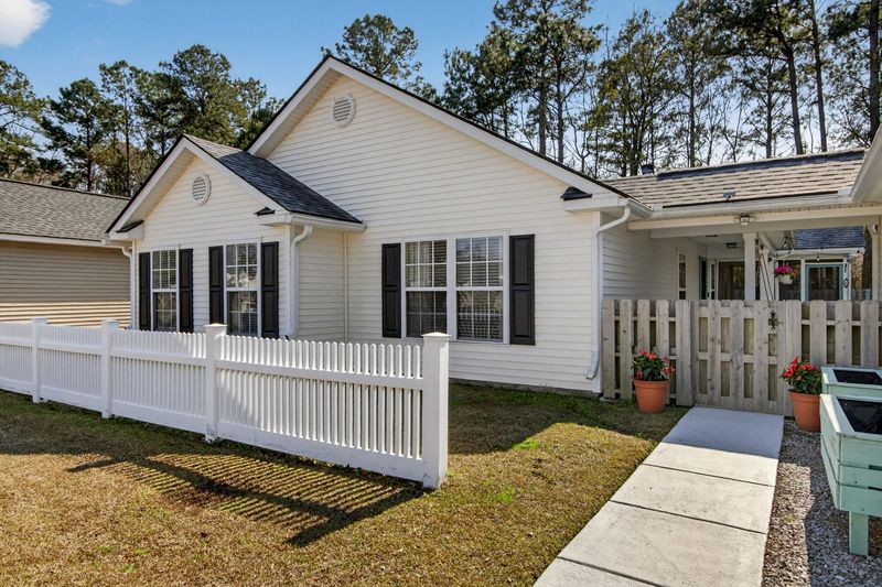 237 Moon Dance Ln, Summerville, SC 29483