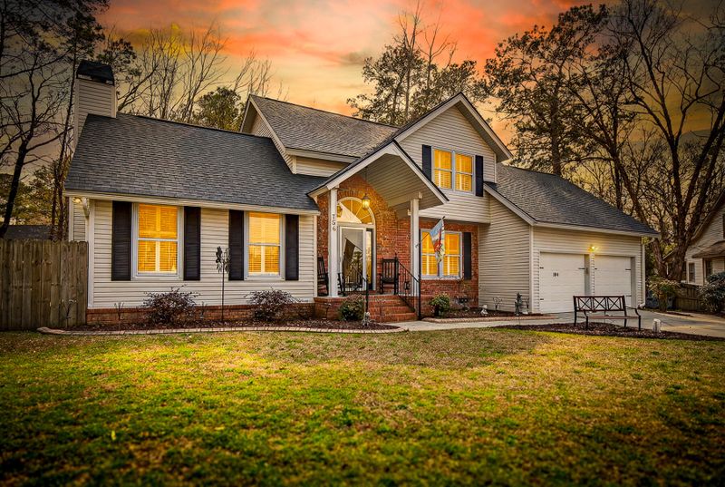104 Glasgow Cir, Summerville, SC 29483