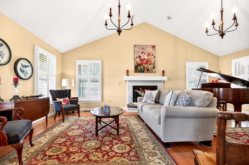 104 Glasgow Cir, Summerville, SC 29483