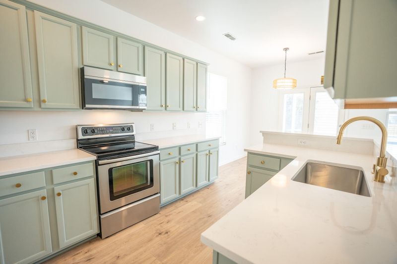 243 Cameron St, Summerville, SC 29486