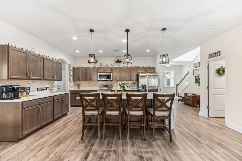 207 Mcmakin Dr, Summerville, SC 29483