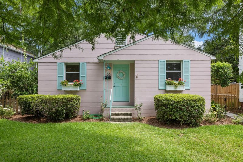 201 Collingwood Ave, Charleston, SC 29407