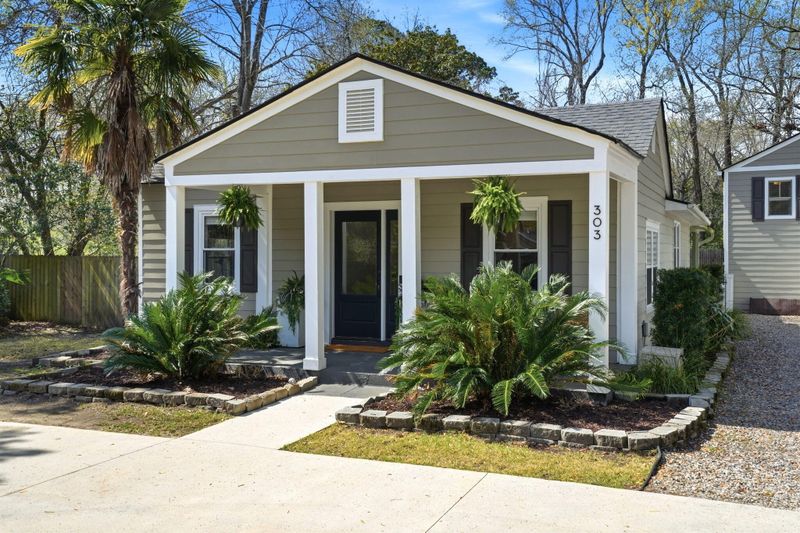 303 Woodland Shores Rd, Charleston, SC 29412