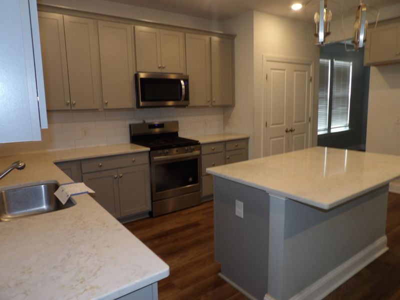 315 Coopers Hawk Dr, Summerville, SC 29483