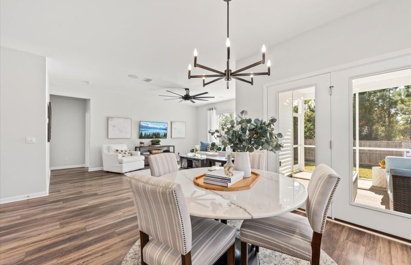 828 Meadowbrook Ln, Summerville, SC 29486